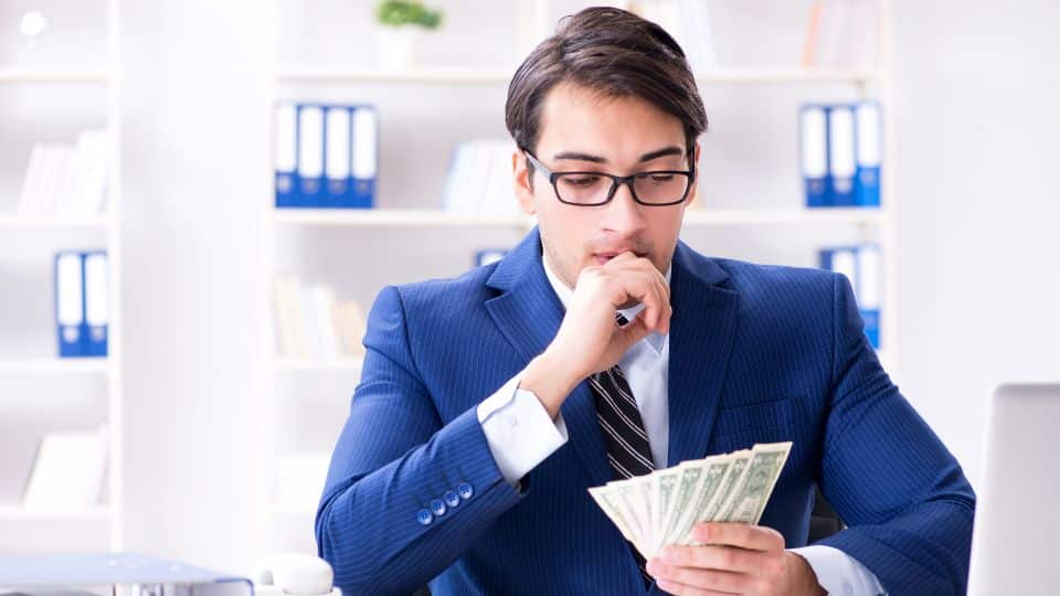 8 דברים שניתן לעשות במקרה של עיקול משכורת