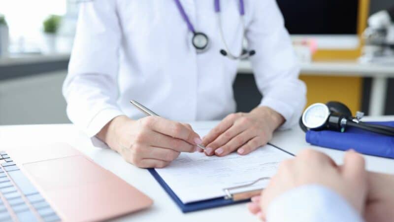 תור לרופא – מותר להצטייד במסמכים רפואיים